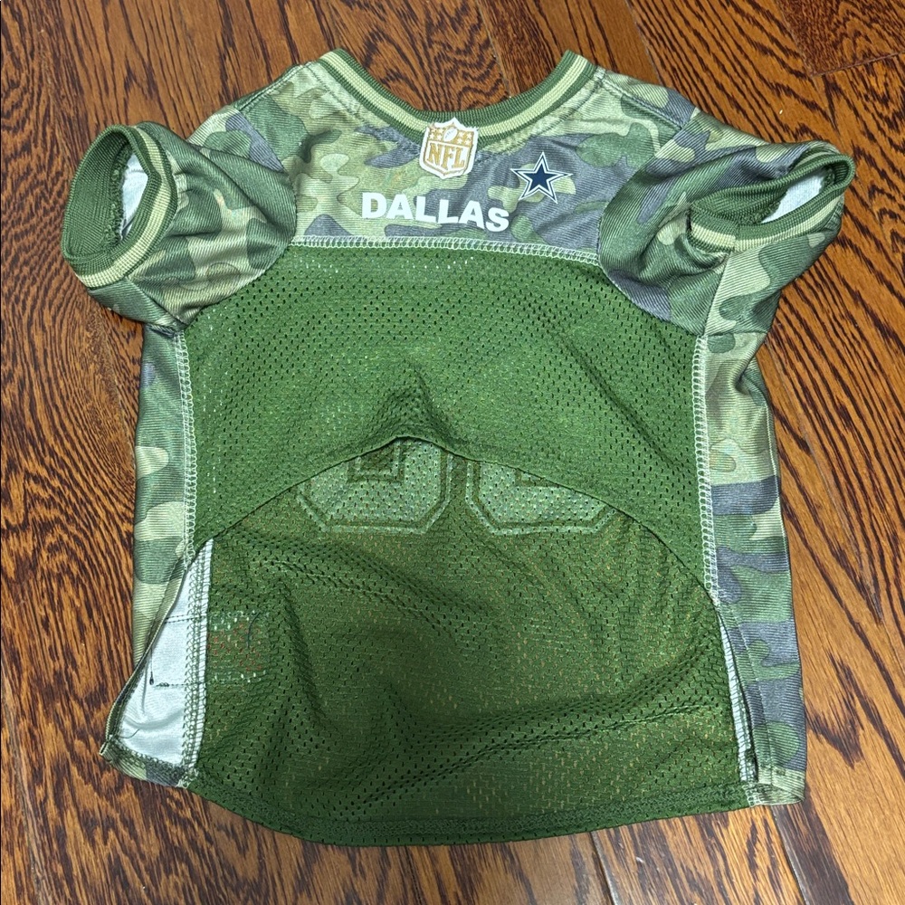 Small Dog Camo Green Cowboys Jersey Size: Medium - Picture 2 of 3